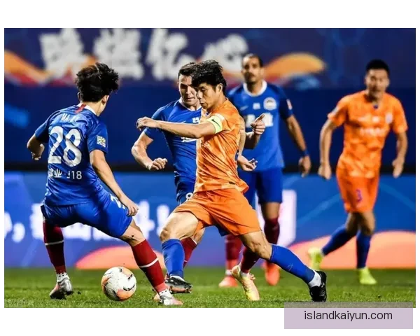 阿克中卫风格分析，表现稳健助力球队防线稳定