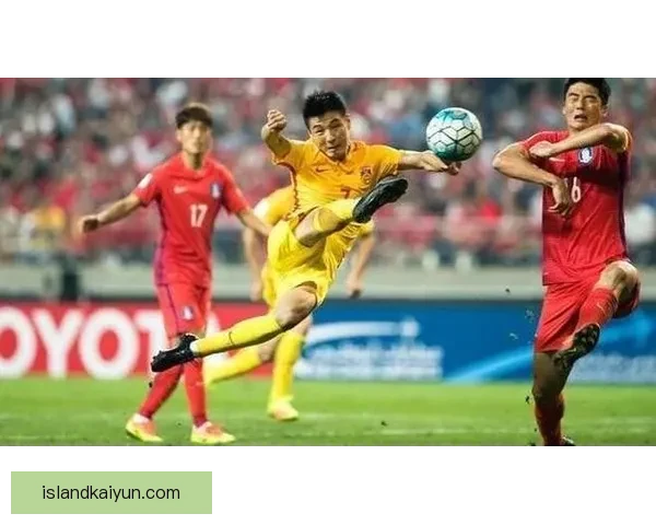 球迷对战话题在当今足球文化中逐渐升温，分析其现象与影响